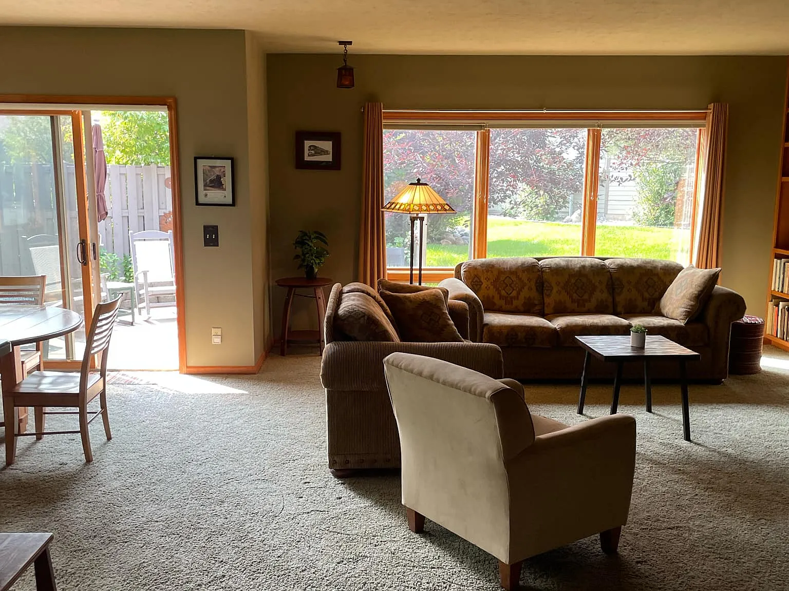 3 bed, 2010 sqft, $3,200 — Photo 3