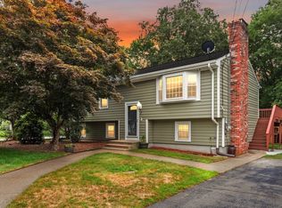 2 Glen Eagle Cir, Attleboro, MA 02703