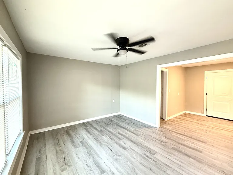 404 Ash St — Photo 8