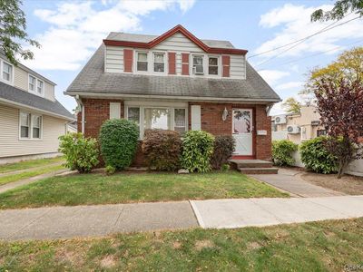 11 Park Avenue, Williston Park, NY, 11596