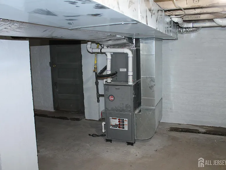 519 Roosevelt Ave #2 — Photo 15