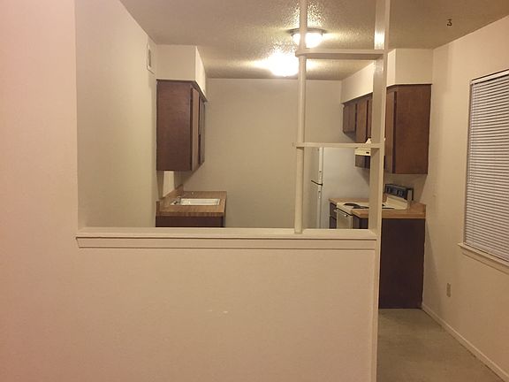 4th image of 305 S Industrial St #3