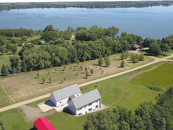 3rd image of Stoney Point Rd