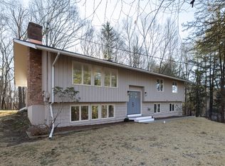 9 Grays Plain Rd, Newtown, CT 06482