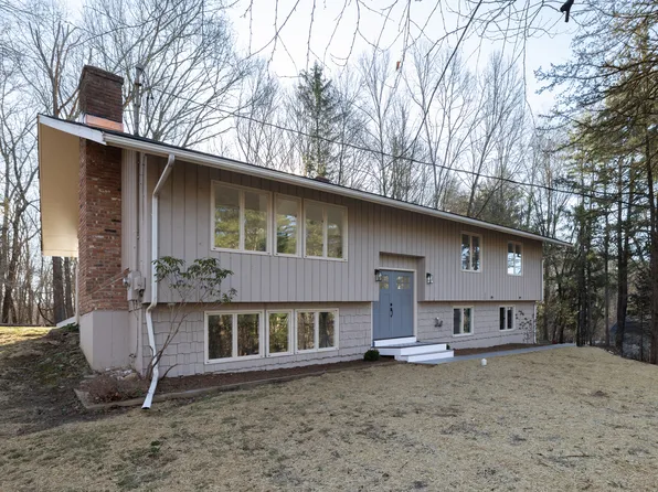 9 Grays Plain Road, Newtown, CT 06482