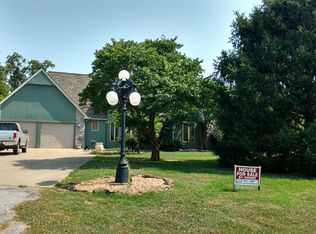 8 Timber Creek Dr, Herrin, IL 62948