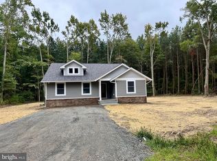 72 Lighthouse Ln, Montross, VA 22520