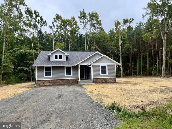 72 Lighthouse Ln, Montross, VA 22520