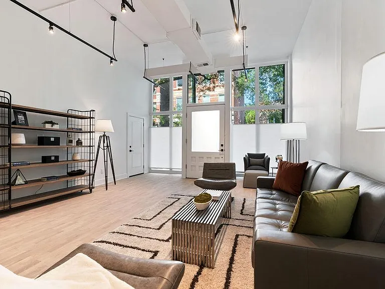 1752 N Sedgwick St #1 — Photo 4