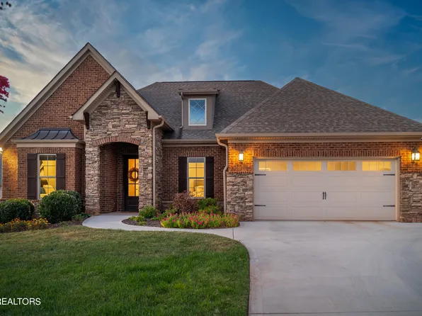 205 Hummingbird Dr, Vonore, TN 37885