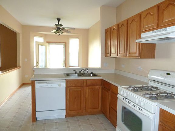 3rd image of 21104 W Braxton Ln