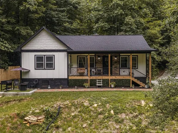 33 S Mesa Rd, Whittier, NC 28789