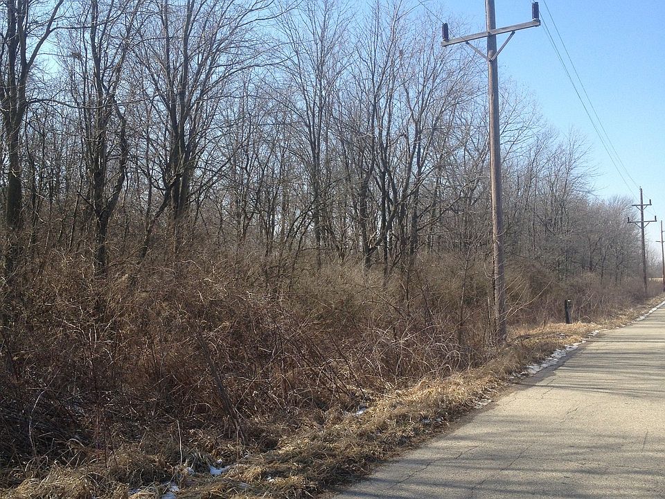 2nd image of 1357 E Division Rd