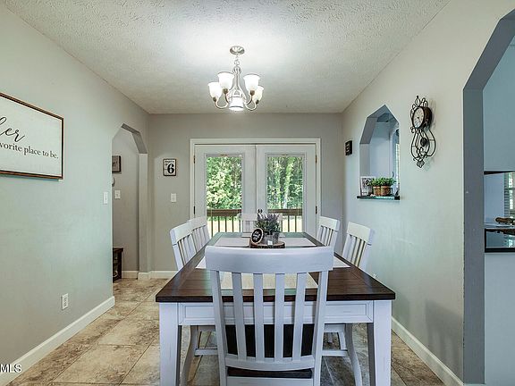4th image of 145 Hartford Village Way