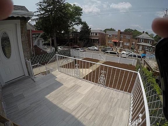 4th image of 2918 Seymour Ave
