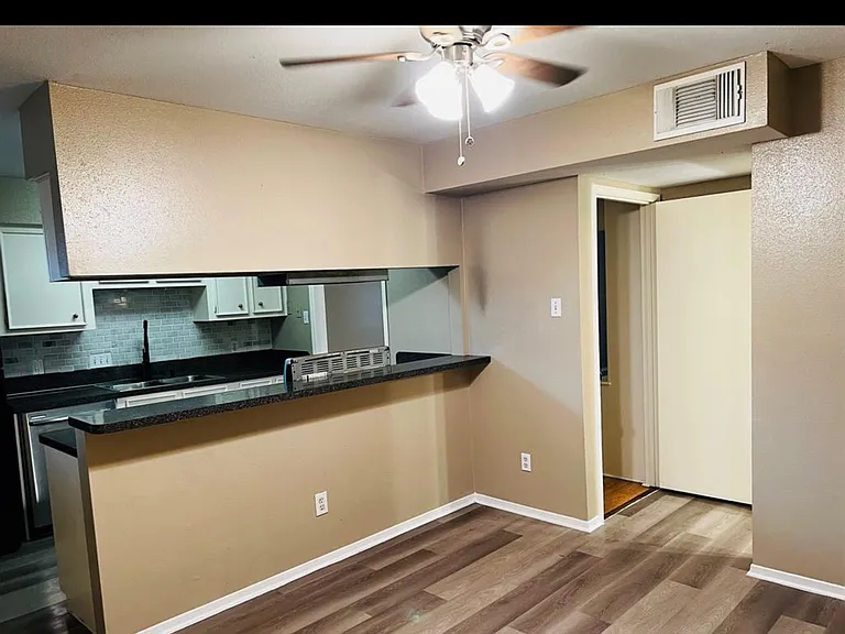 1069 Willow Oaks Cir — Photo 11