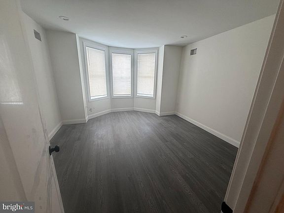 4th image of 3853 N Gratz St