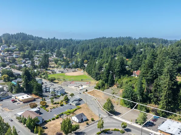 790 Commercial Ave, Coos Bay, OR 97420