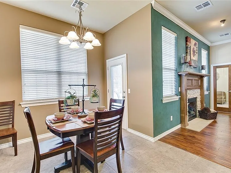 9012 Crooked Creek Ln — Photo 12
