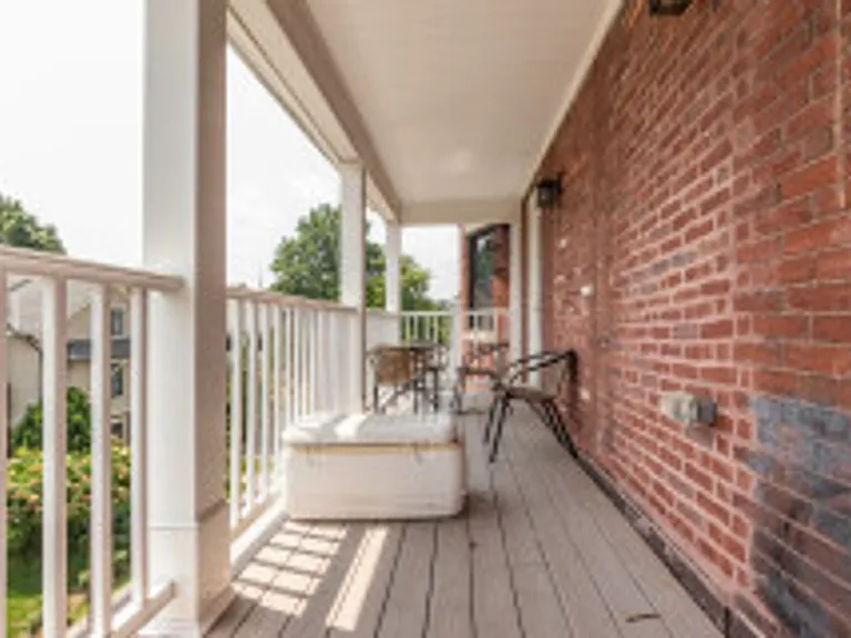 32 Linden St — Photo 9