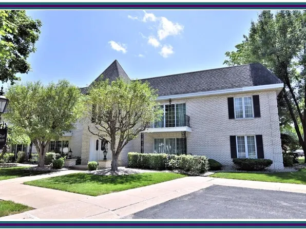 2288 Bordeaux Walk APT D1, Highland, IN 46322