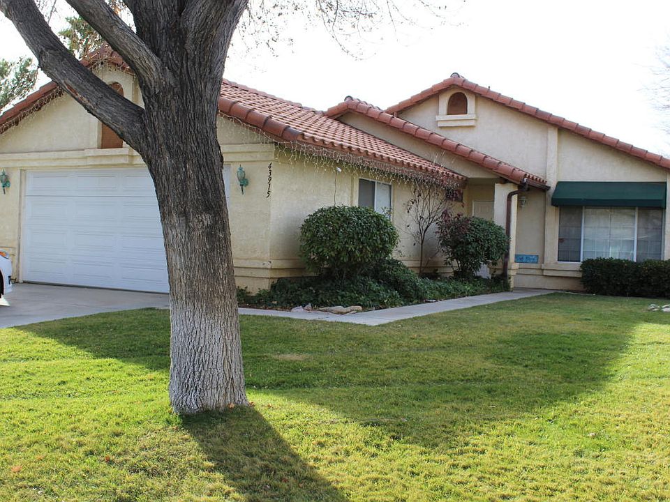 1st image of 43915 Estrella Ln