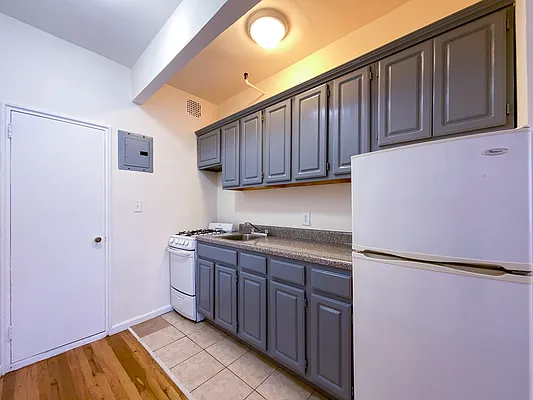 Rented by Compass | media 23