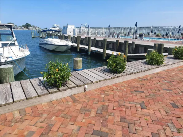 10 Stirling #10, Greenport, NY 11944