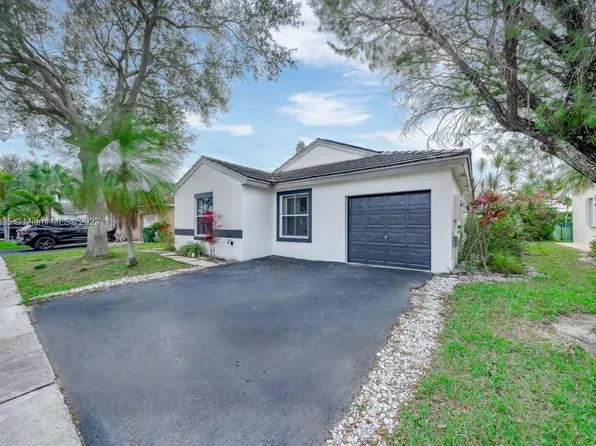 2012 NW 184th Way, Pembroke Pines, FL 33029