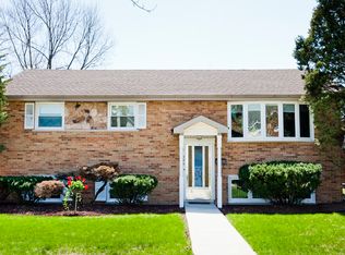 396 Gilbert Dr, Wood Dale, IL 60191