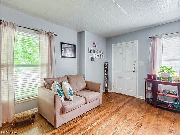 3rd image of 1691 Marigold Ave