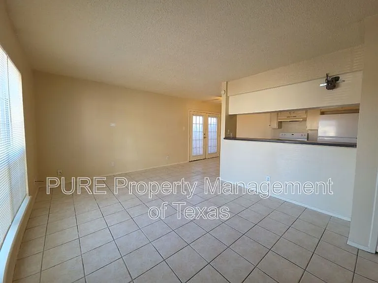 5808 Wellington Dr #3 — Photo 10