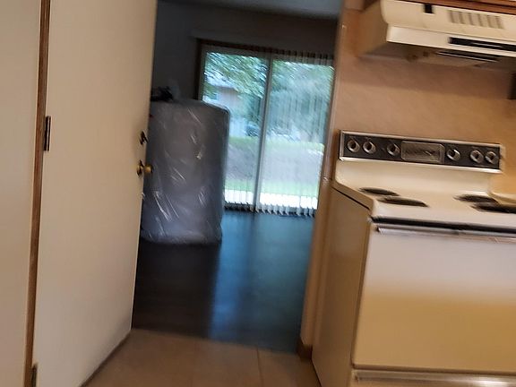2nd image of 641 W Schleier St APT E2