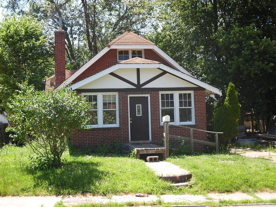2nd image of 417 Summer St
