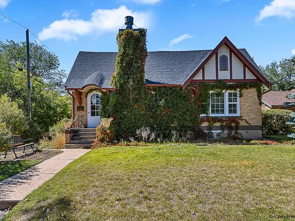 3512 Moore Ave, Cheyenne, WY 82001