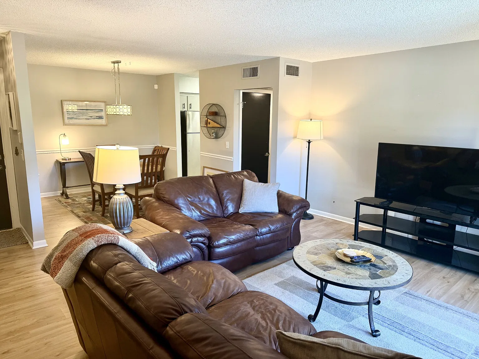 515 Basswood Ave — Photo 3