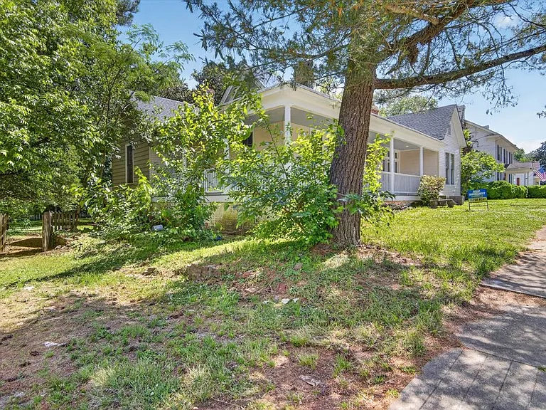114 Forest Ave — Photo 50