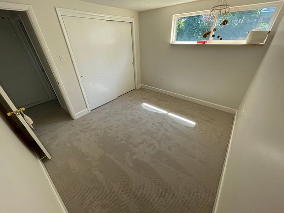 4th image of 2704 E Blue Spruce Dr