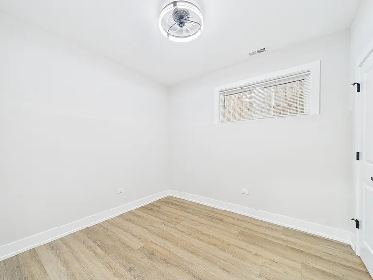 6624 S Champlain Ave #B — Photo 14