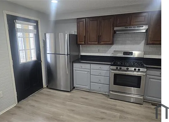 1755 Abbotston St — Photo 20
