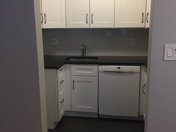 3rd image of 416 S Elmwood Ave APT 5
