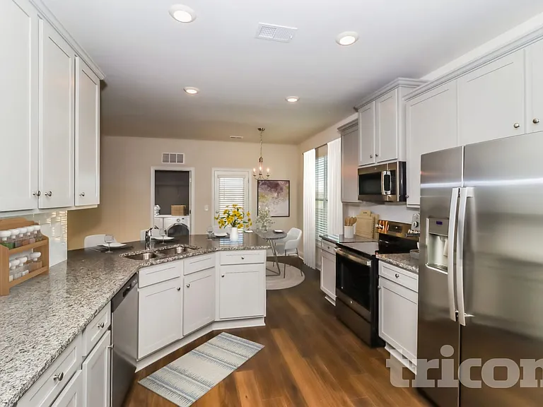 124 Halesworth Rd — Photo 3