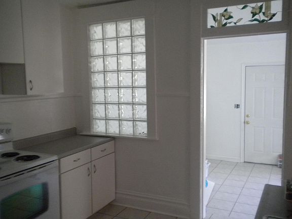 3rd image of 531 E Lowell Ave