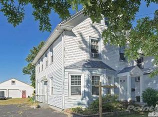 211 Vincent Ave, Lynbrook, NY 11563