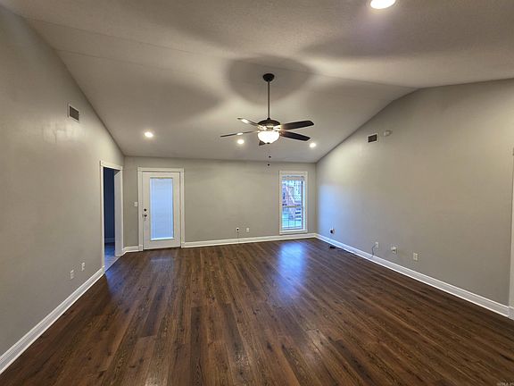 4th image of 2800 Cambridge Dr