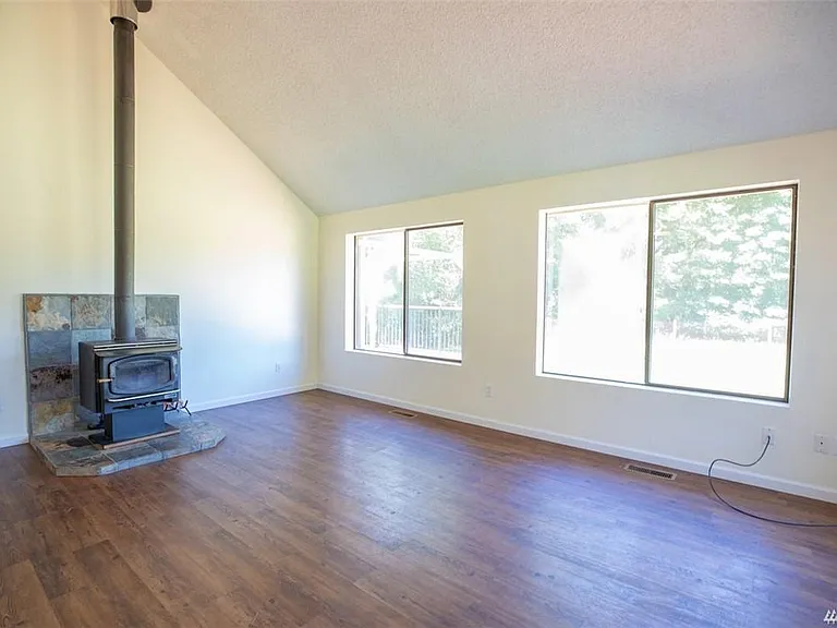 8985 Miller Rd NE — Photo 20