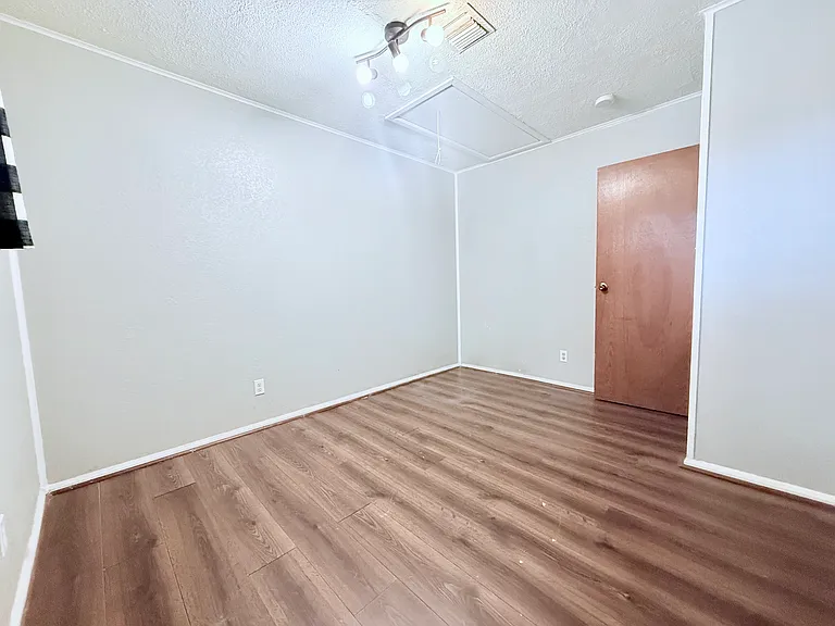 712 Maxwell St — Photo 10