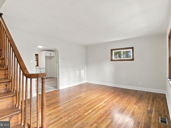 5th image of 18 Benner Rd