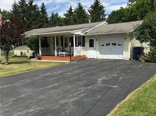 121 Suffolk Rd, Syracuse, NY 13219