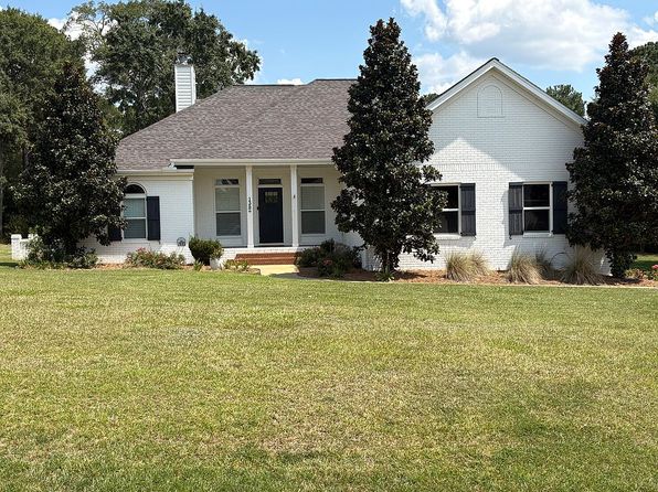 1382 Lake Front Dr